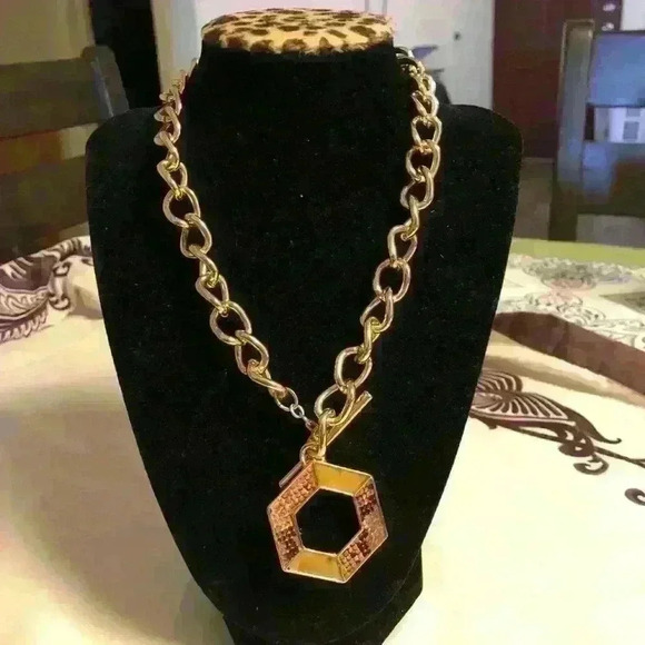 🔥 GOLD CHAIN with Octagon Snake Pendant🔥 - Picture 2 of 2